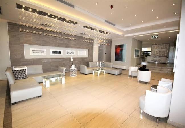 Sandton Skye Apartments Johannesburg Exterior photo