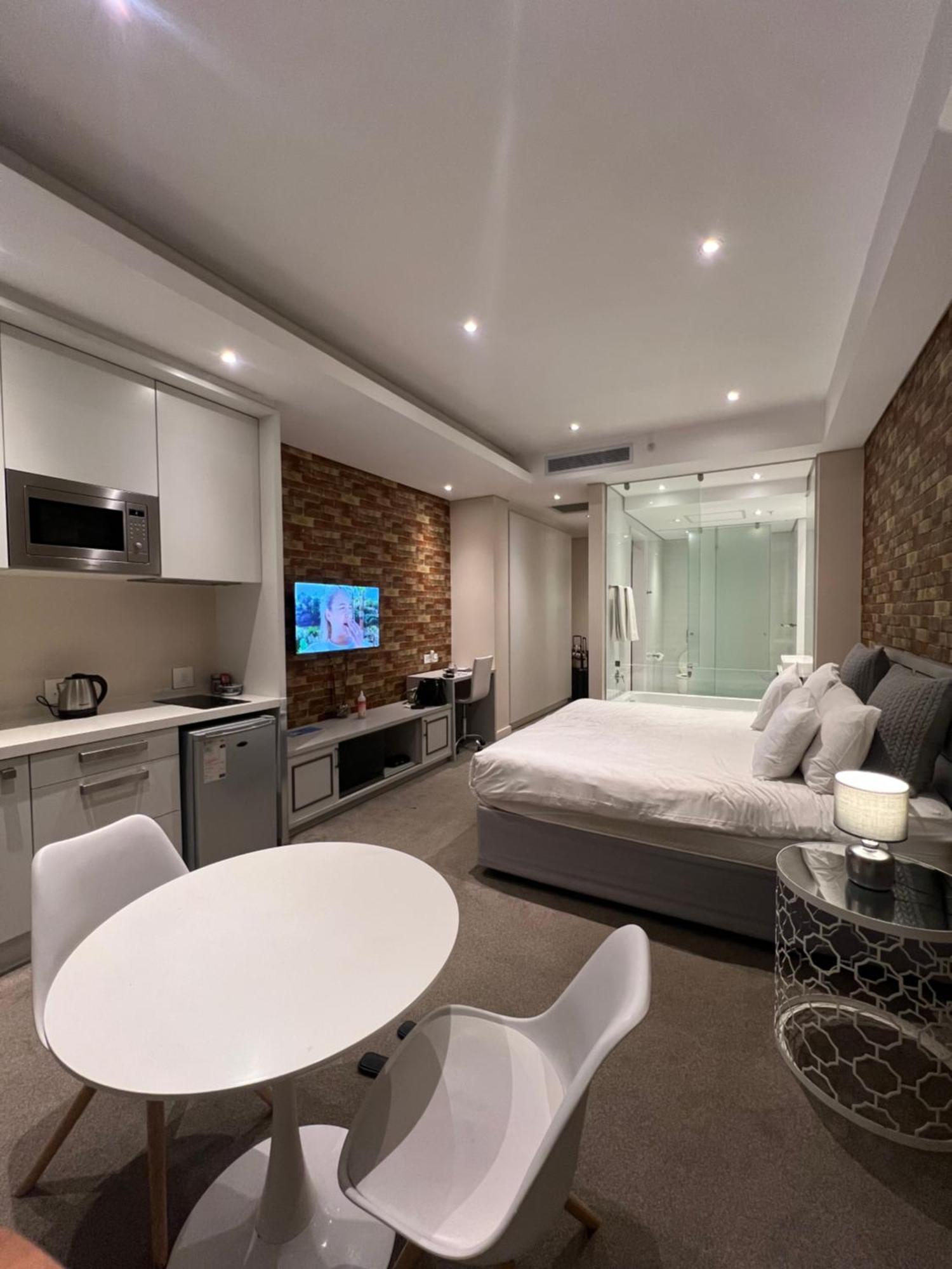 Sandton Skye Apartments Johannesburg Exterior photo