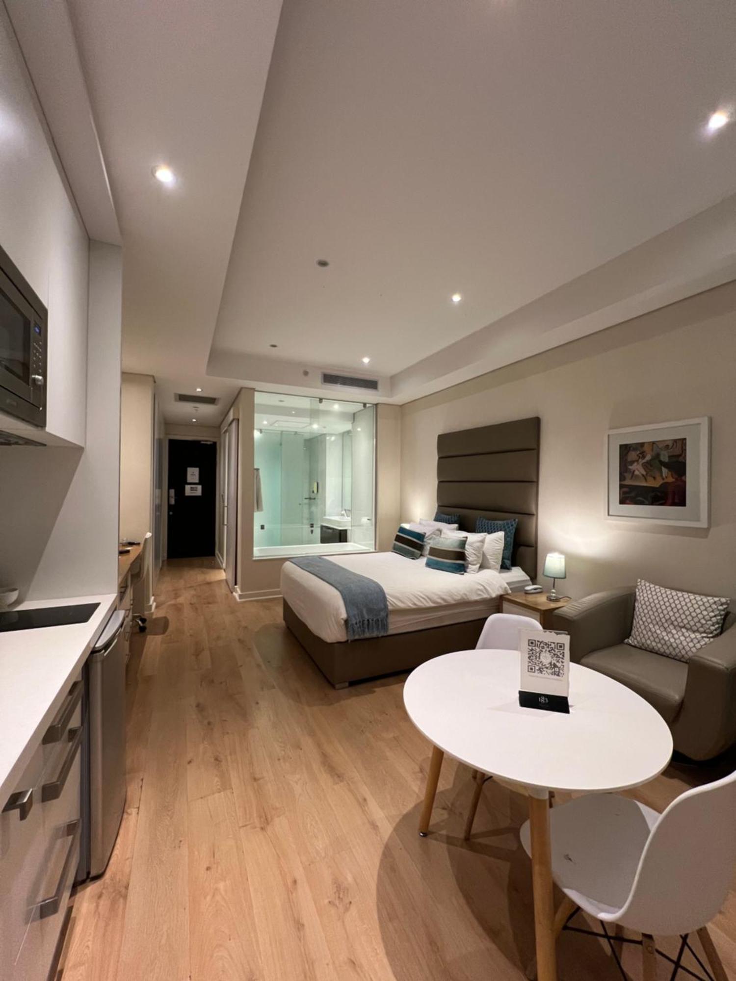 Sandton Skye Apartments Johannesburg Exterior photo