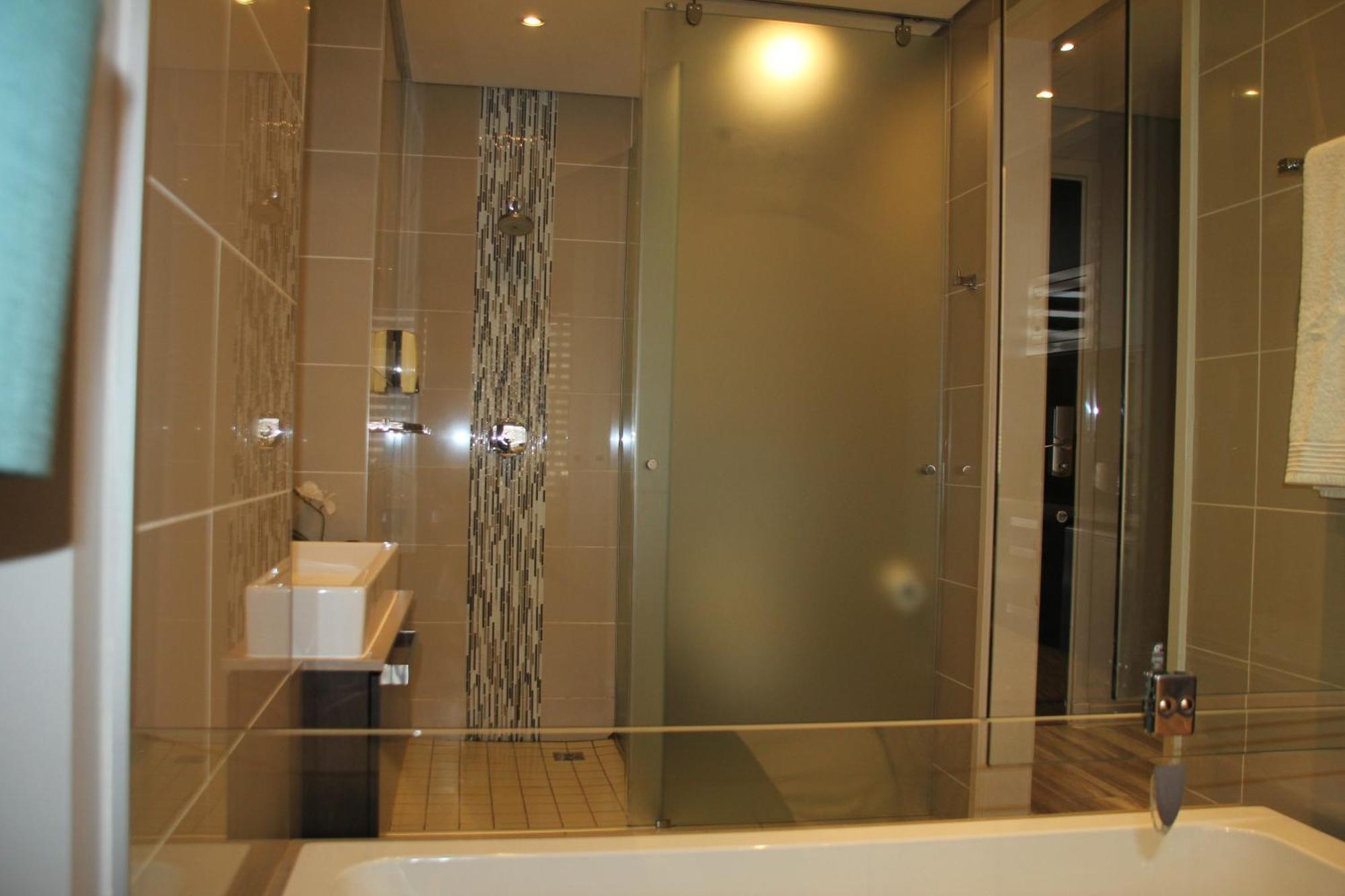 Sandton Skye Apartments Johannesburg Exterior photo
